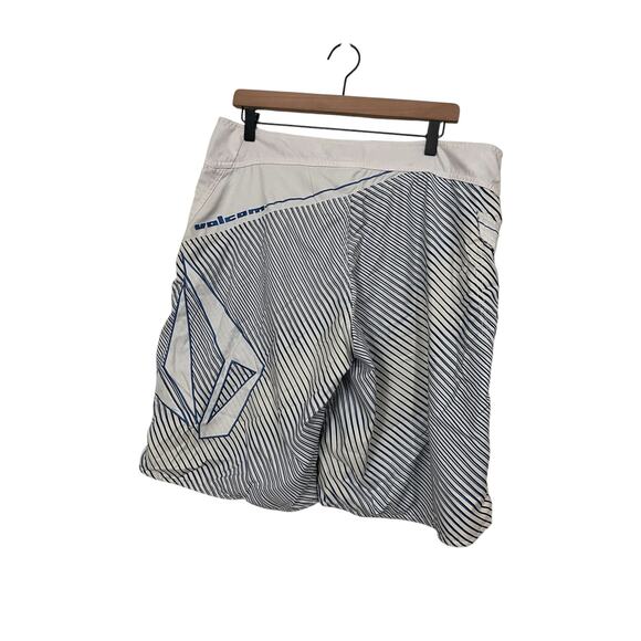 Volcom Mens White Blue Black Striped Swim Trunks Size 34 - Picture 5 of 6